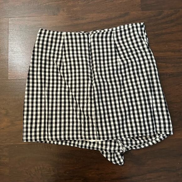 Lulu's Collegiate Class black & white gingham checkered mini skirt size S - Picture 3 of 9